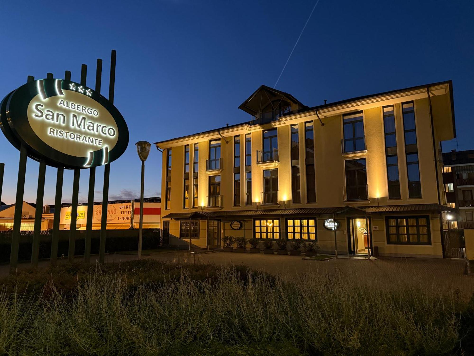 Albergo Ristorante San Marco Carmagnola Exterior foto