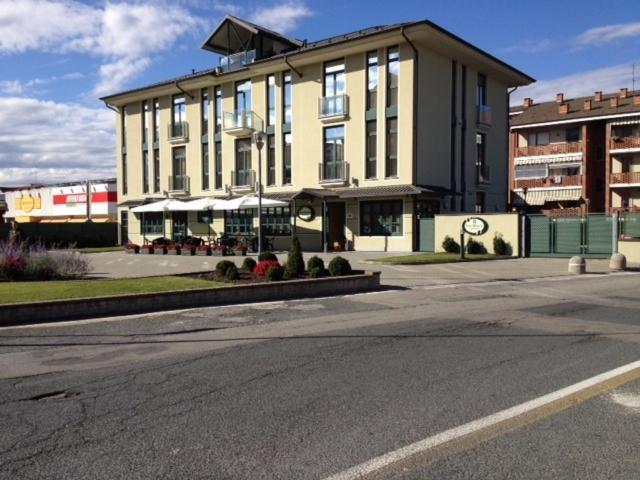 Albergo Ristorante San Marco Carmagnola Exterior foto